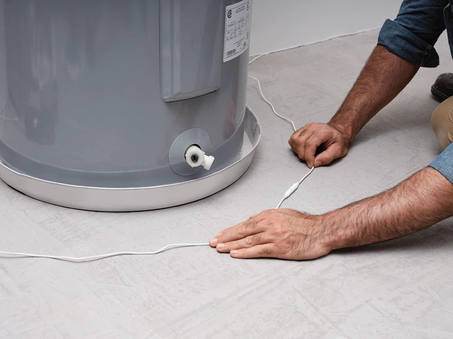 Moen White Flo Smart Water Leak Detector, Water Sensor Alarm for Home, 3-Pack, 920-005