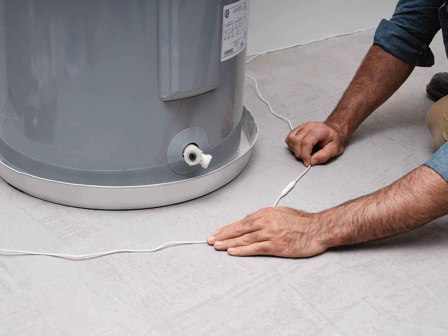 Moen White Flo Smart Water Leak Detector, Water Sensor Alarm for Home, 3-Pack, 920-005