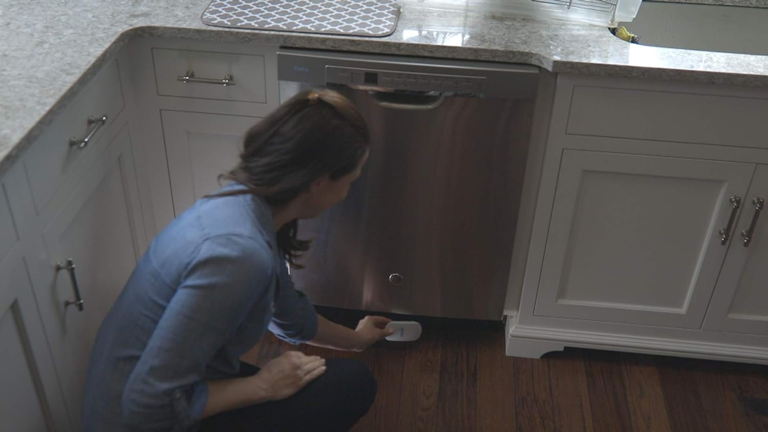 SimpleSENCE Water Leak and Freeze Detector, Smart WiFi Water and Freeze Sensor with Audible Alarm and Text E-Mail Notification. Continuous Monitoring for Your Home and Investment Property (1 Pack). SimpleSENCE Water Leak and Freeze Detector, Smart WiFi Water and Freeze Sensor with Audible Alarm and Text E-Mail Notification. Continuous Monitoring for Your Home and Investment Property (1 Pack).